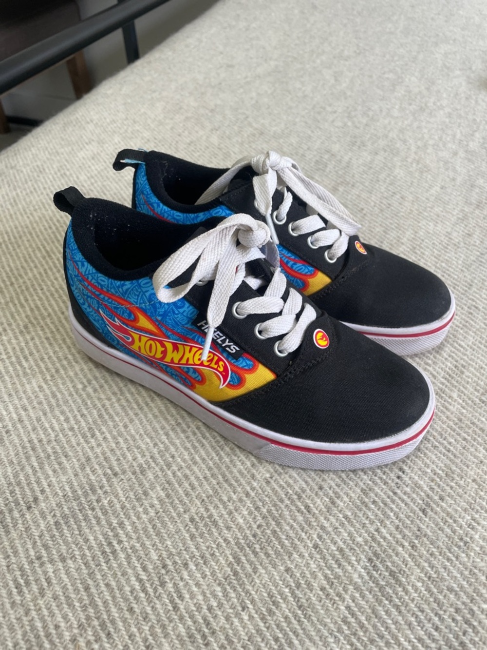 Hot Wheels Heelys Black & Blue Kids Lace-Up Skate Shoes